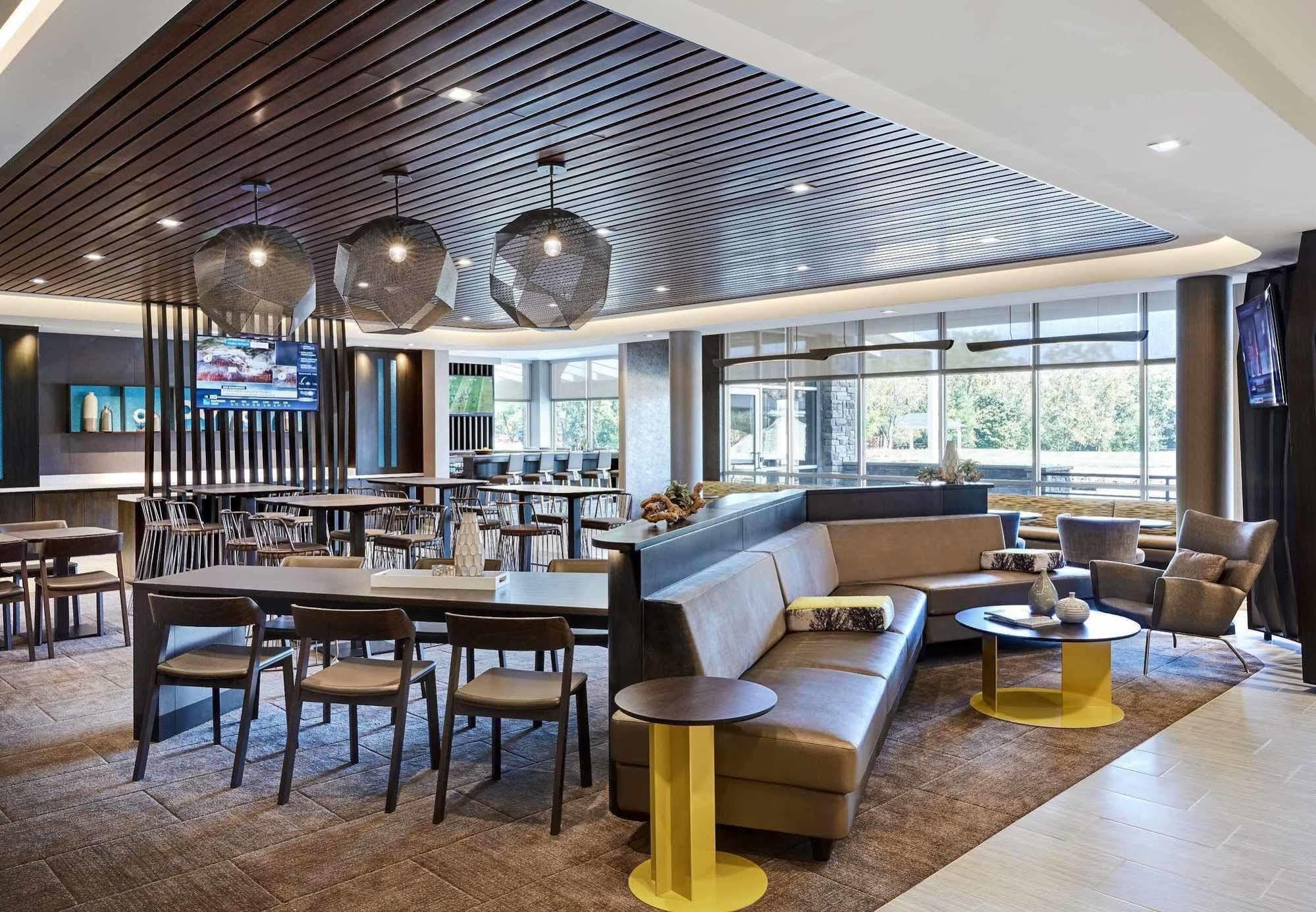 Springhill Suites By Marriott Coralville Exterior foto